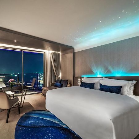 Grande Centre Point Space Патая Екстериор снимка Deluxe Room