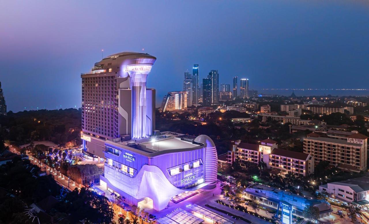 Grande Centre Point Space Патая Екстериор снимка The Royal Paragon Hotel