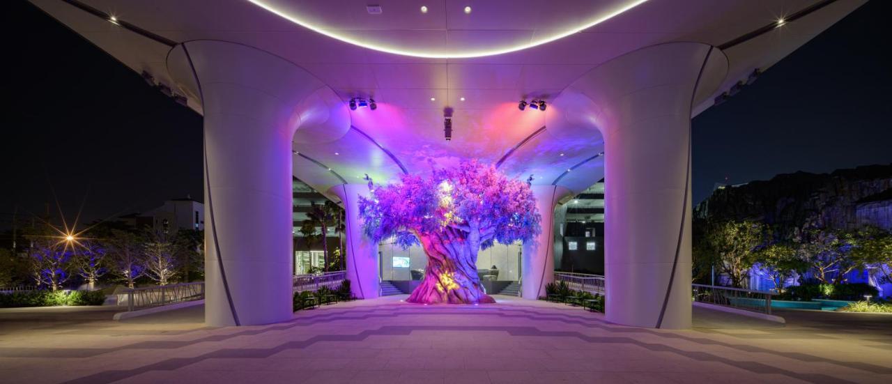 Grande Centre Point Space Патая Екстериор снимка The Tree of Life at the entrance of the hotel