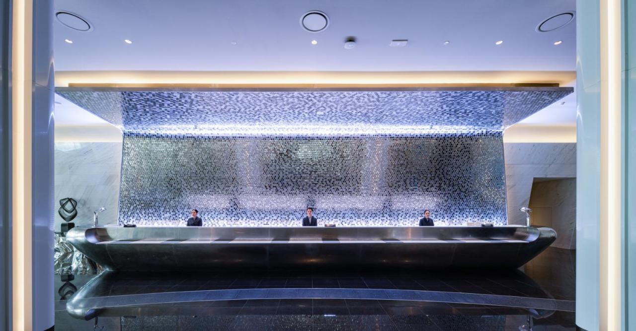 Grande Centre Point Space Патая Екстериор снимка The lobby of the hotel