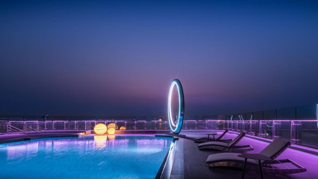 Grande Centre Point Space Патая Екстериор снимка The Sky Pool at the InterContinental Belgrade