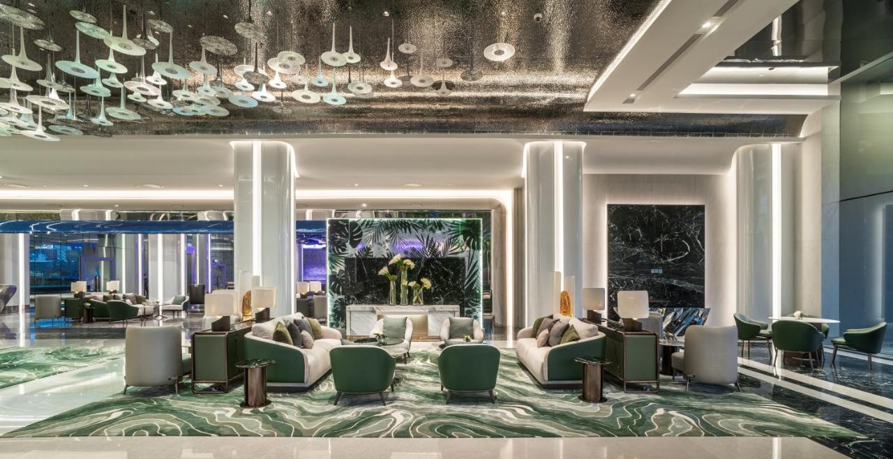 Grande Centre Point Space Патая Екстериор снимка The lobby of the hotel