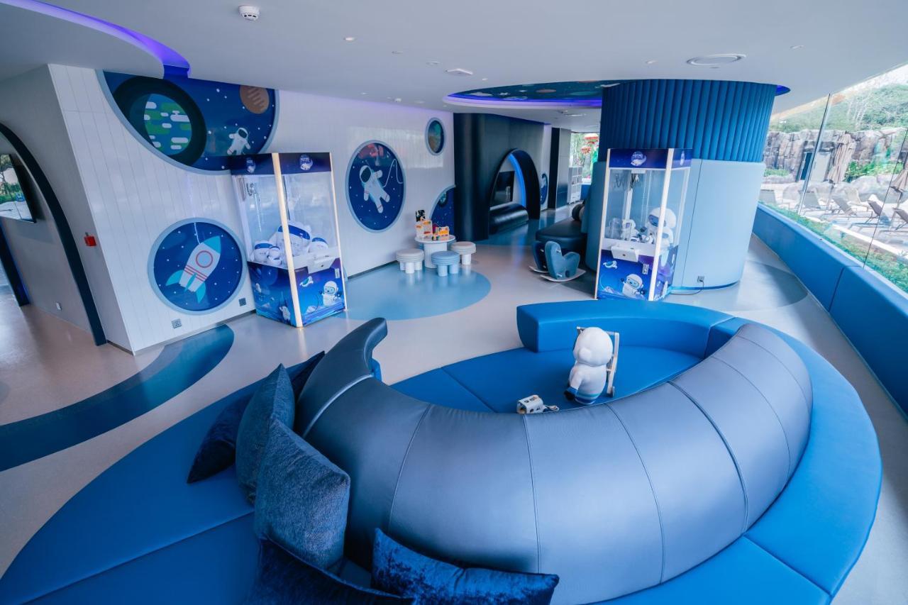 Grande Centre Point Space Патая Екстериор снимка The interior of the Space and Astronomy Centre