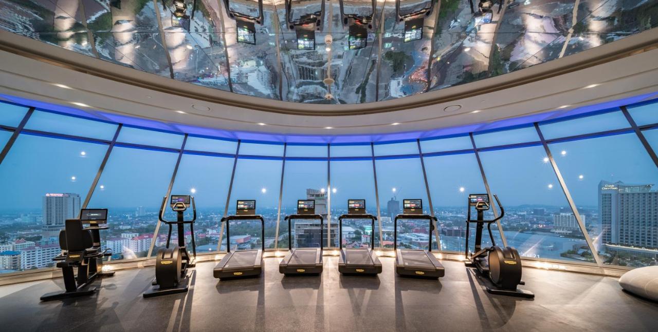Grande Centre Point Space Патая Екстериор снимка The gym at the 88th floor