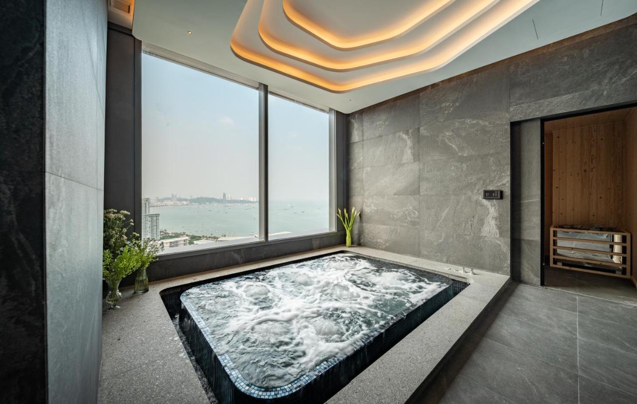 Grande Centre Point Space Патая Екстериор снимка Spa at The Ritz-Carlton, Hong Kong