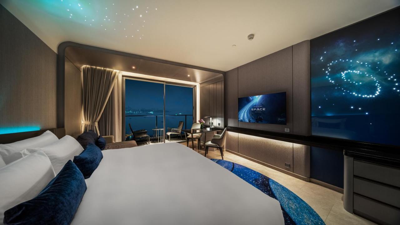 Grande Centre Point Space Патая Екстериор снимка Deluxe Ocean View Room