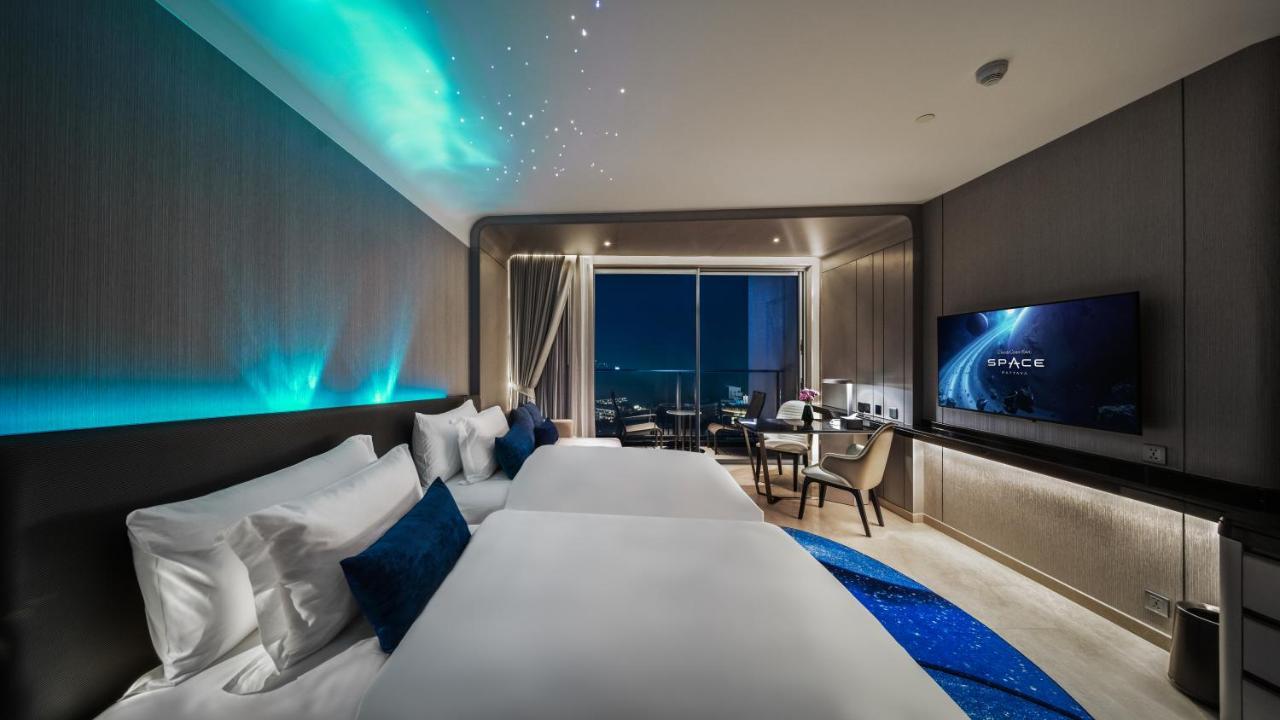 Grande Centre Point Space Патая Екстериор снимка Deluxe Room
