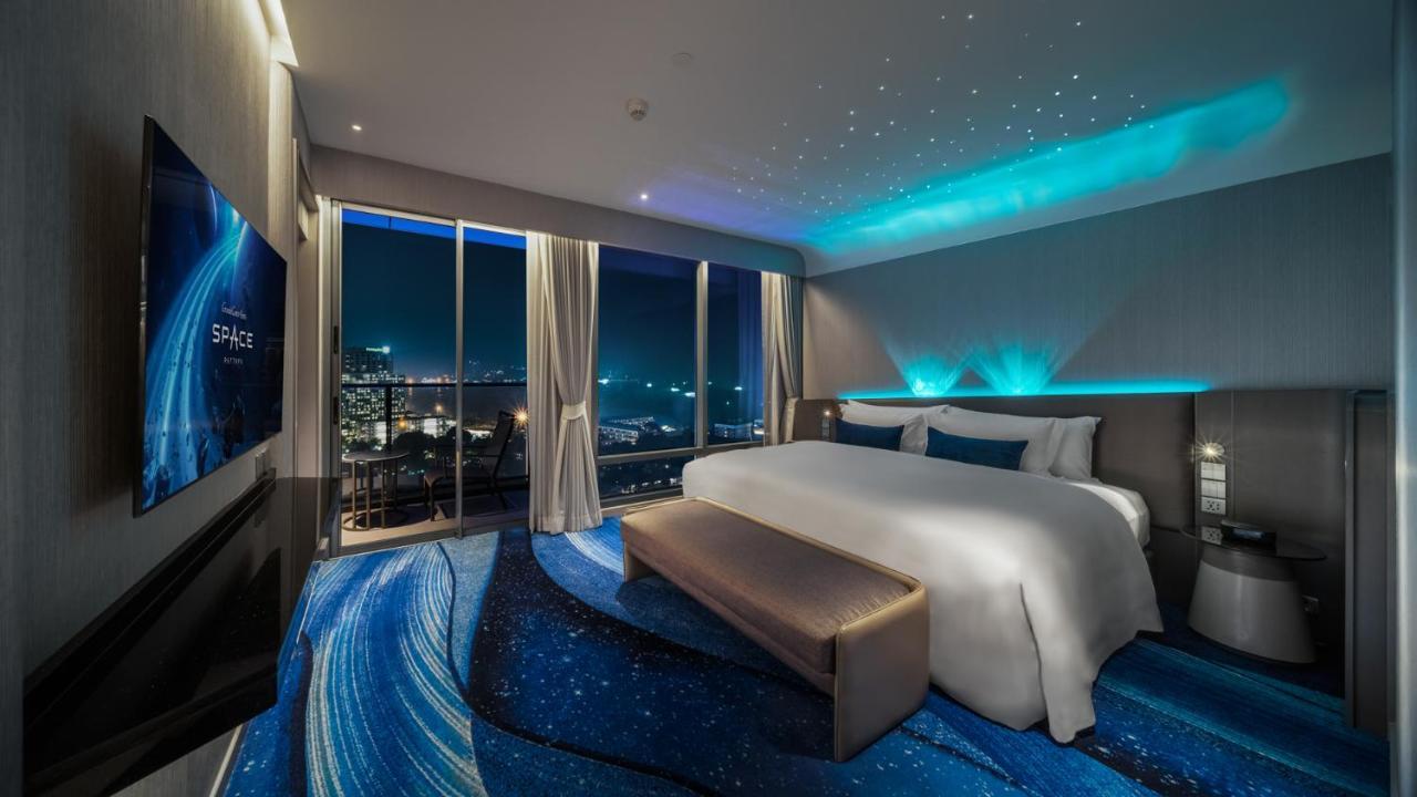 Grande Centre Point Space Патая Екстериор снимка